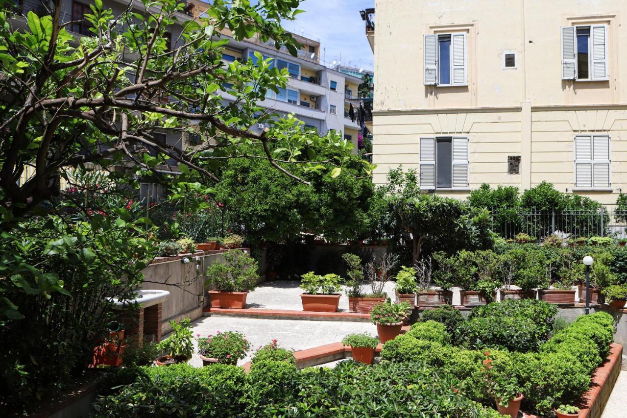 Con Giardino A Mergellina Naples